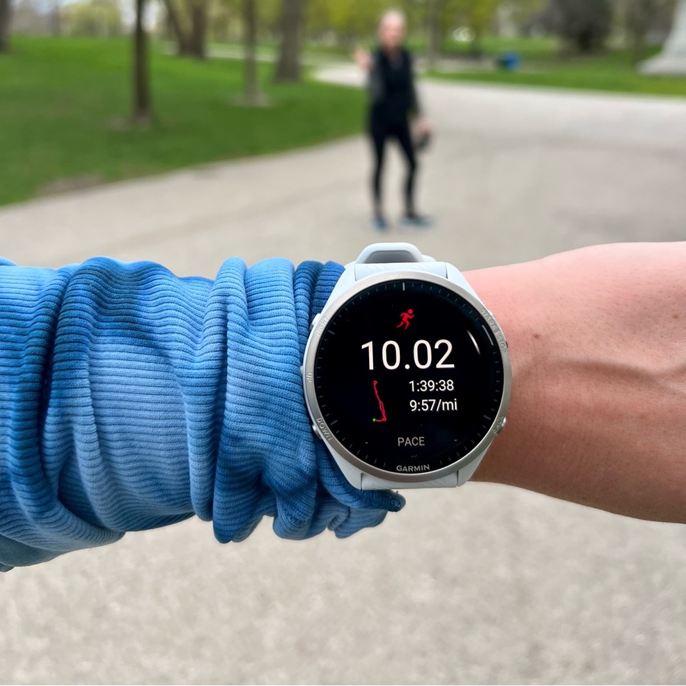 Forerunner® 965 - Titanium Bezel with Whitestone Case and Whitestone/Powder Gray